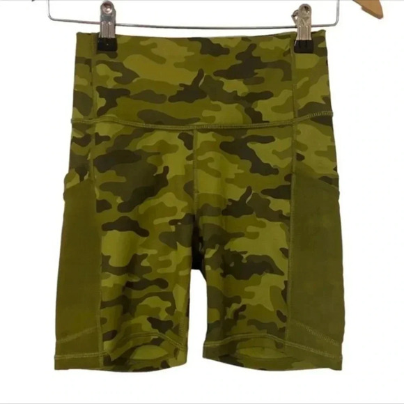 Fabletics Mila High Waisted Pocket Biker Shorts - Picture 1 of 6